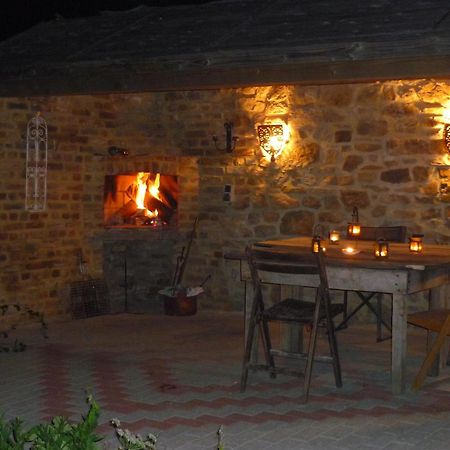 Bourseigne-Vieille B&B Les Trois Voisins מראה חיצוני תמונה
