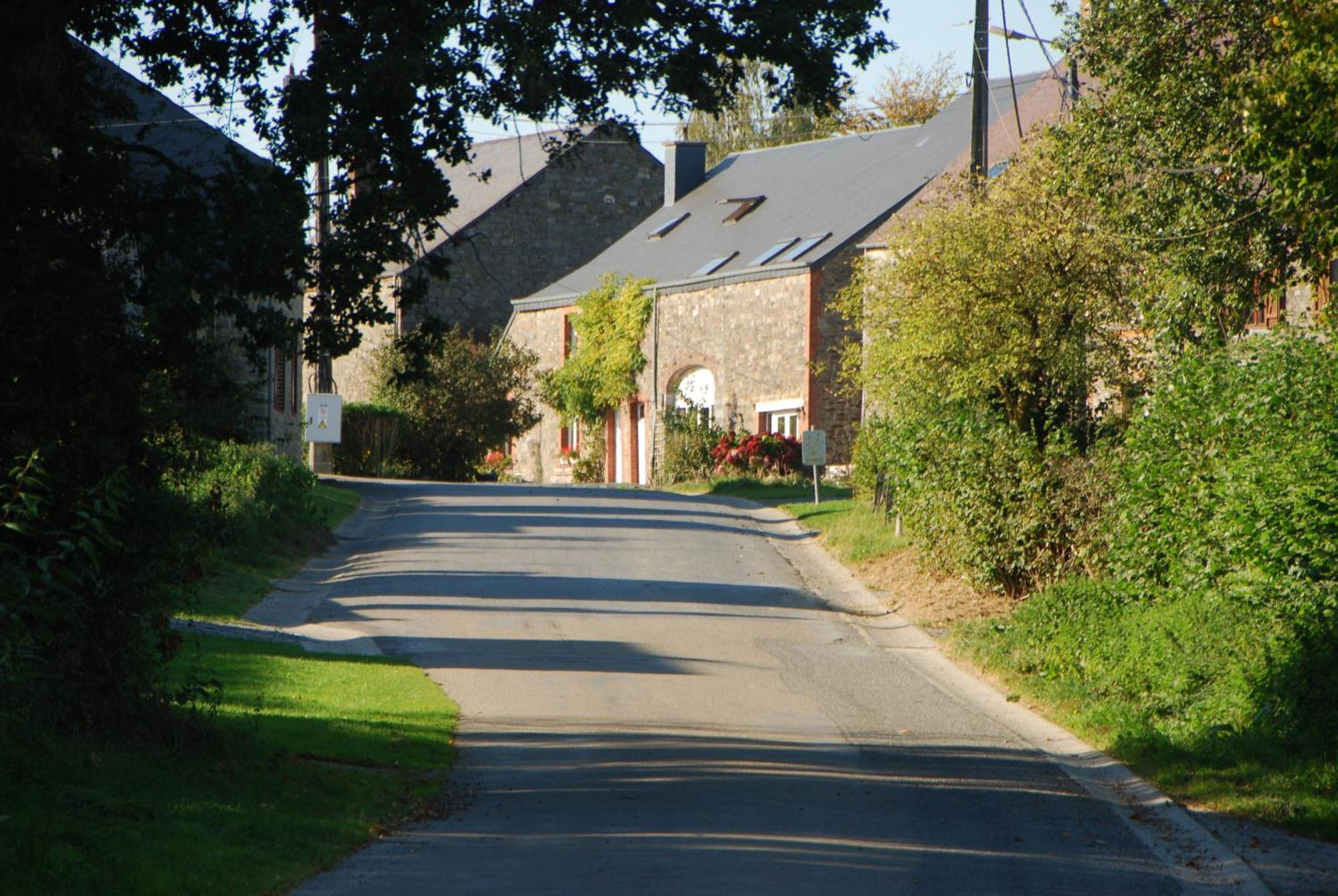 Bourseigne-Vieille B&B Les Trois Voisins מראה חיצוני תמונה