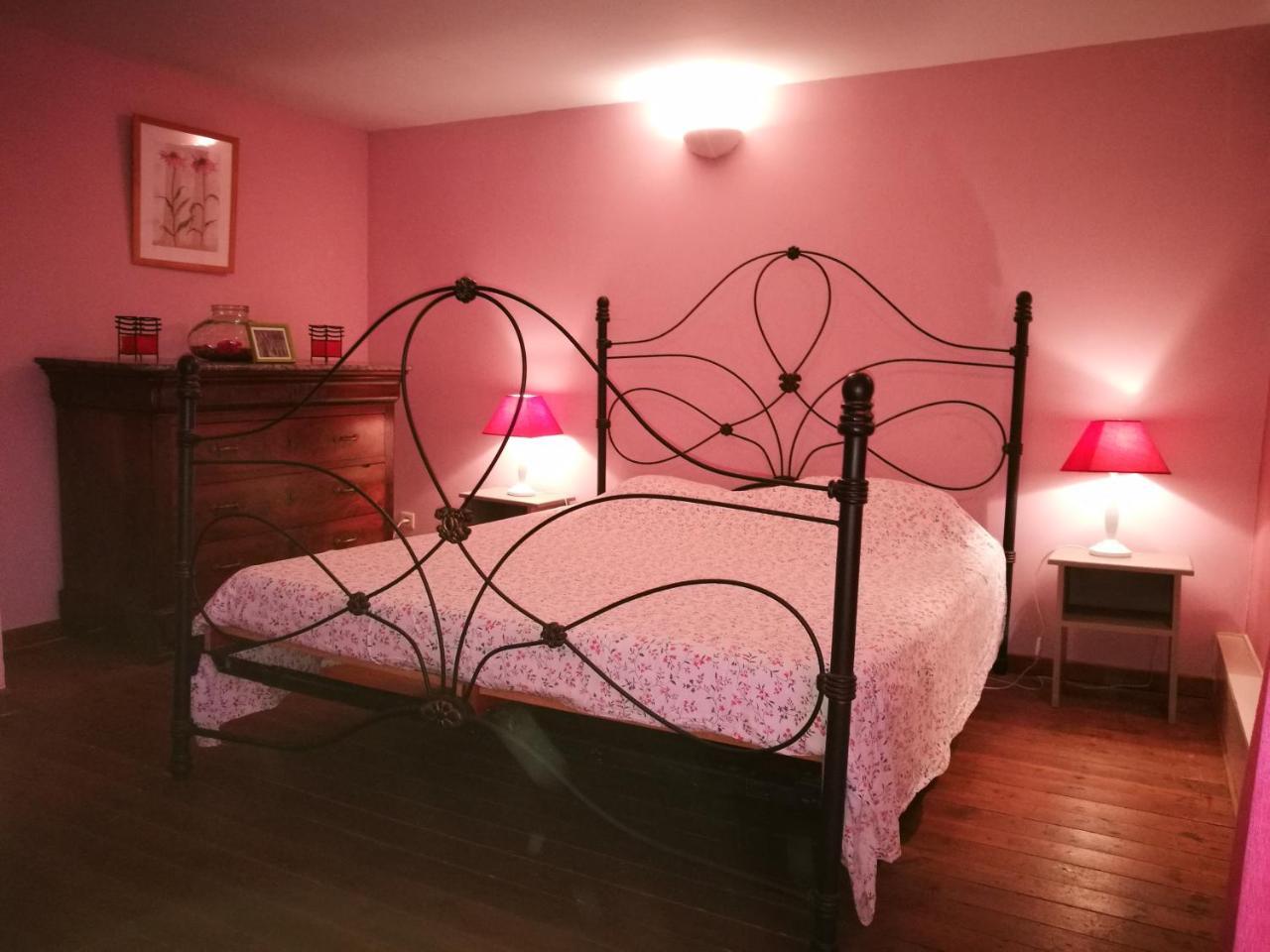 Bourseigne-Vieille B&B Les Trois Voisins מראה חיצוני תמונה