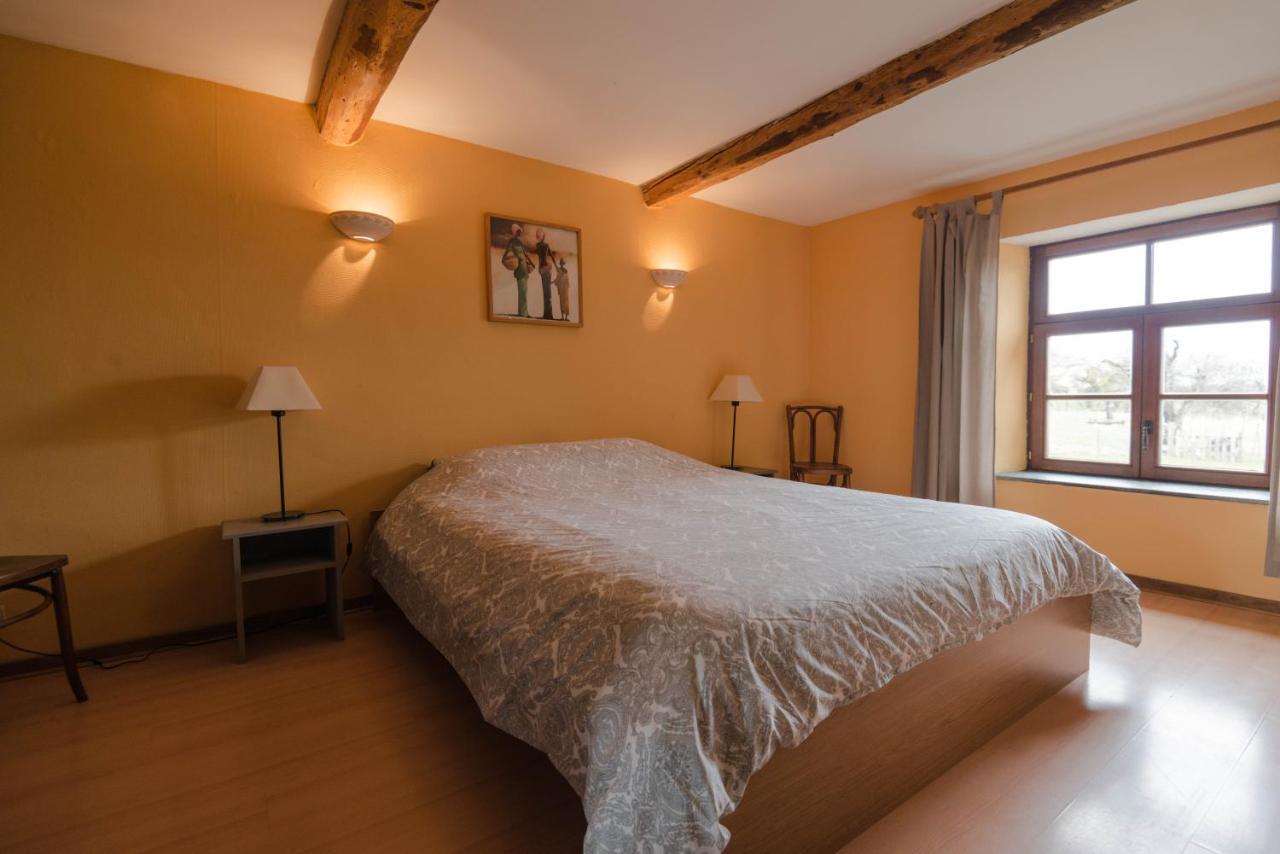 Bourseigne-Vieille B&B Les Trois Voisins מראה חיצוני תמונה
